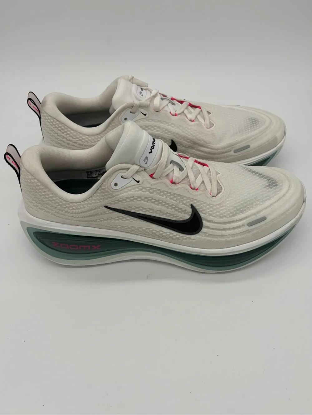 Nike Men’s Vomero Plus White Athletic Shoes with Green Midsole and Pink Accents